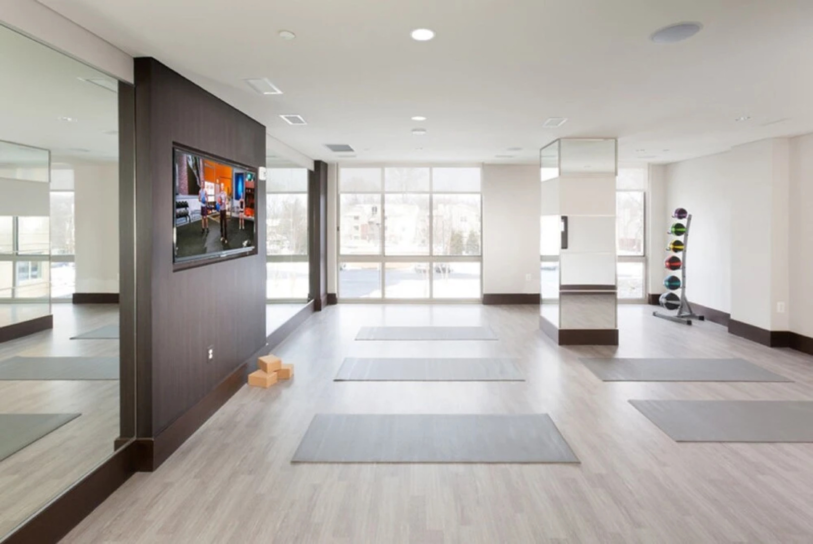 Global Luxury Suites at Hidden Creek