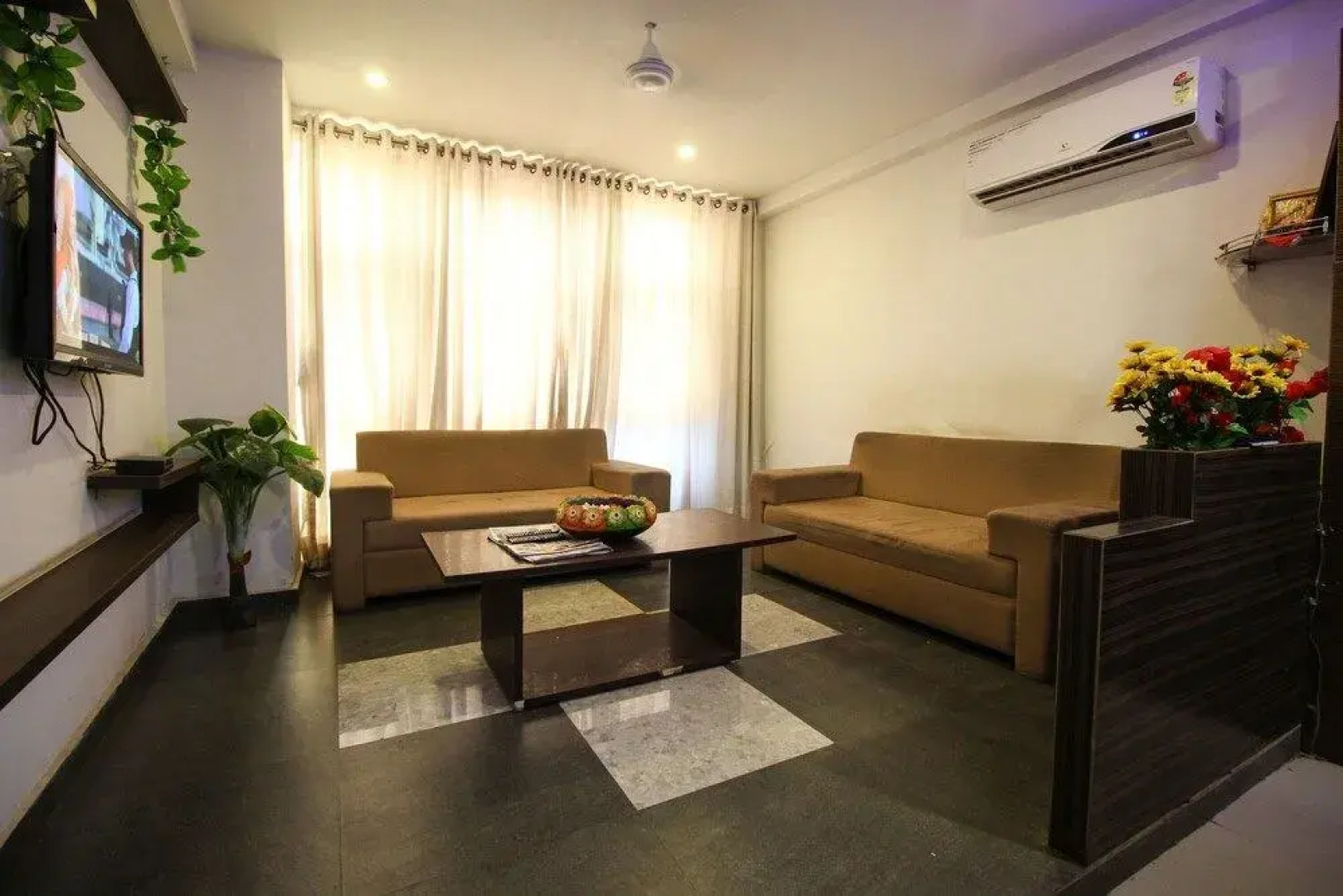 Hotel Midway Residency