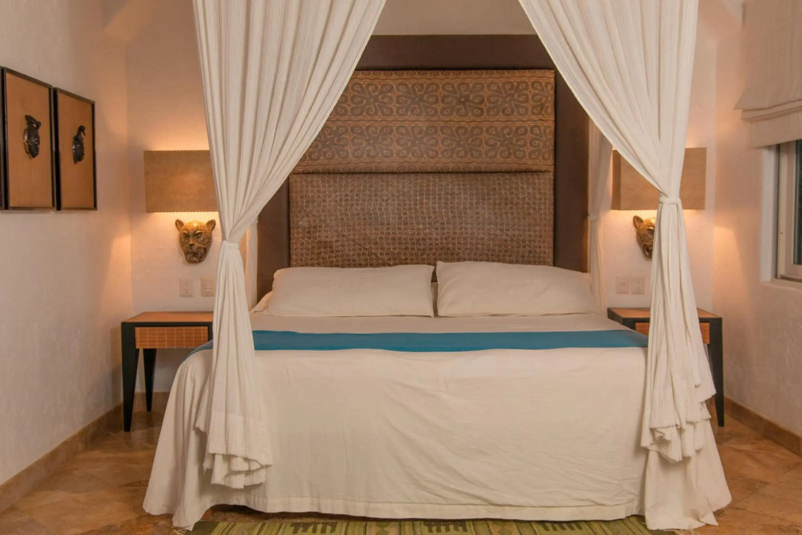 Mi Otra Casa - Adults Only