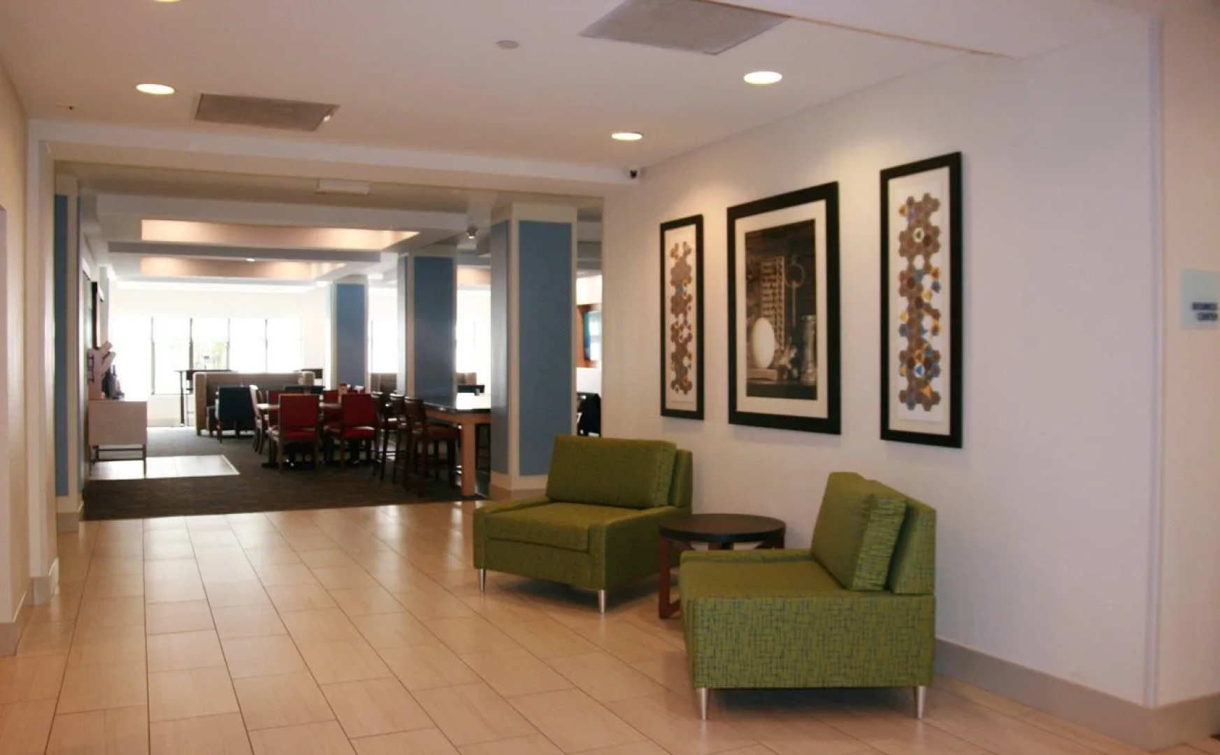 Holiday Inn Express Hotel & Suites Tampa-Anderson Rd/Veteran by IHG