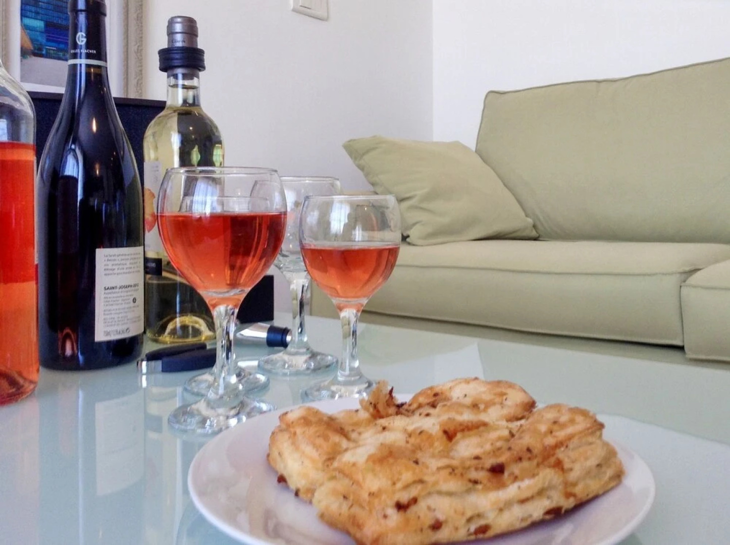 Near Montpellier, Apartment in Le Crès w/ air con & Wifi Minutes to Be