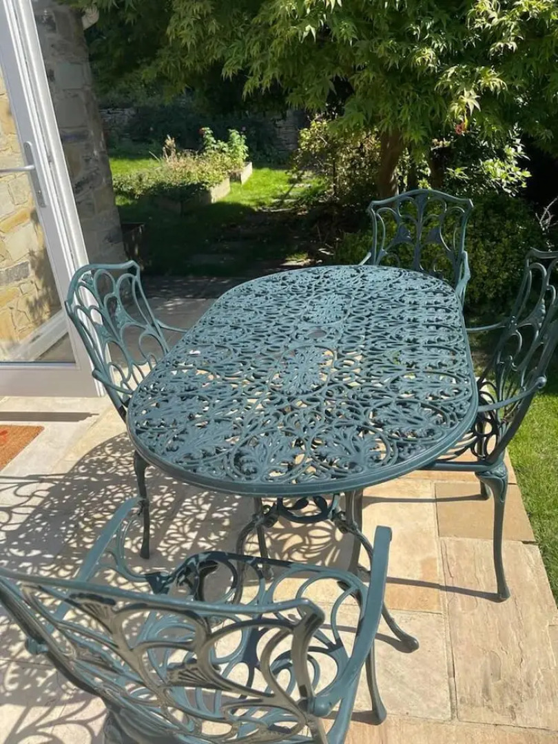 Immaculate 1-bed Studio With Outside Patio