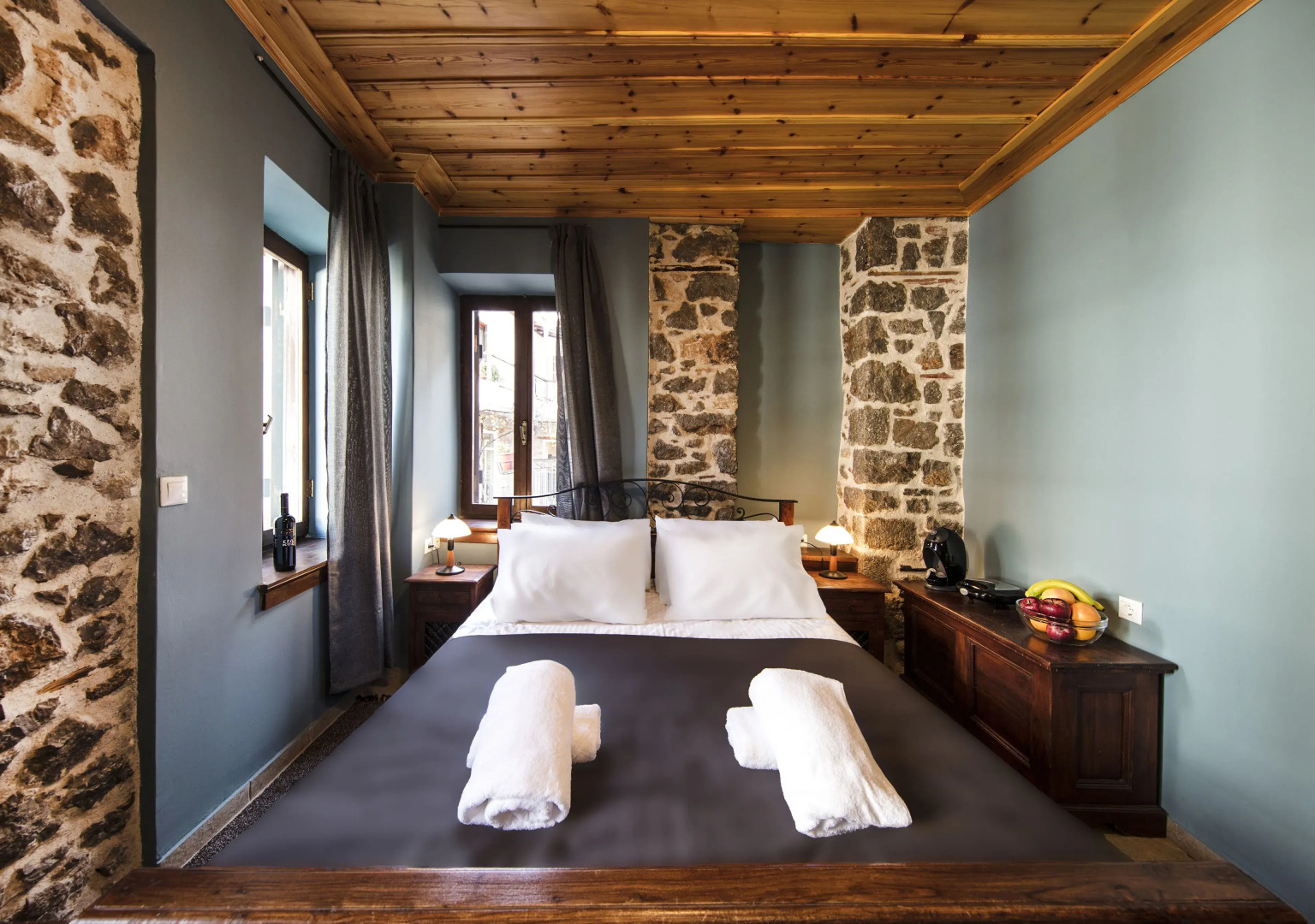Stone Suites by White Hills