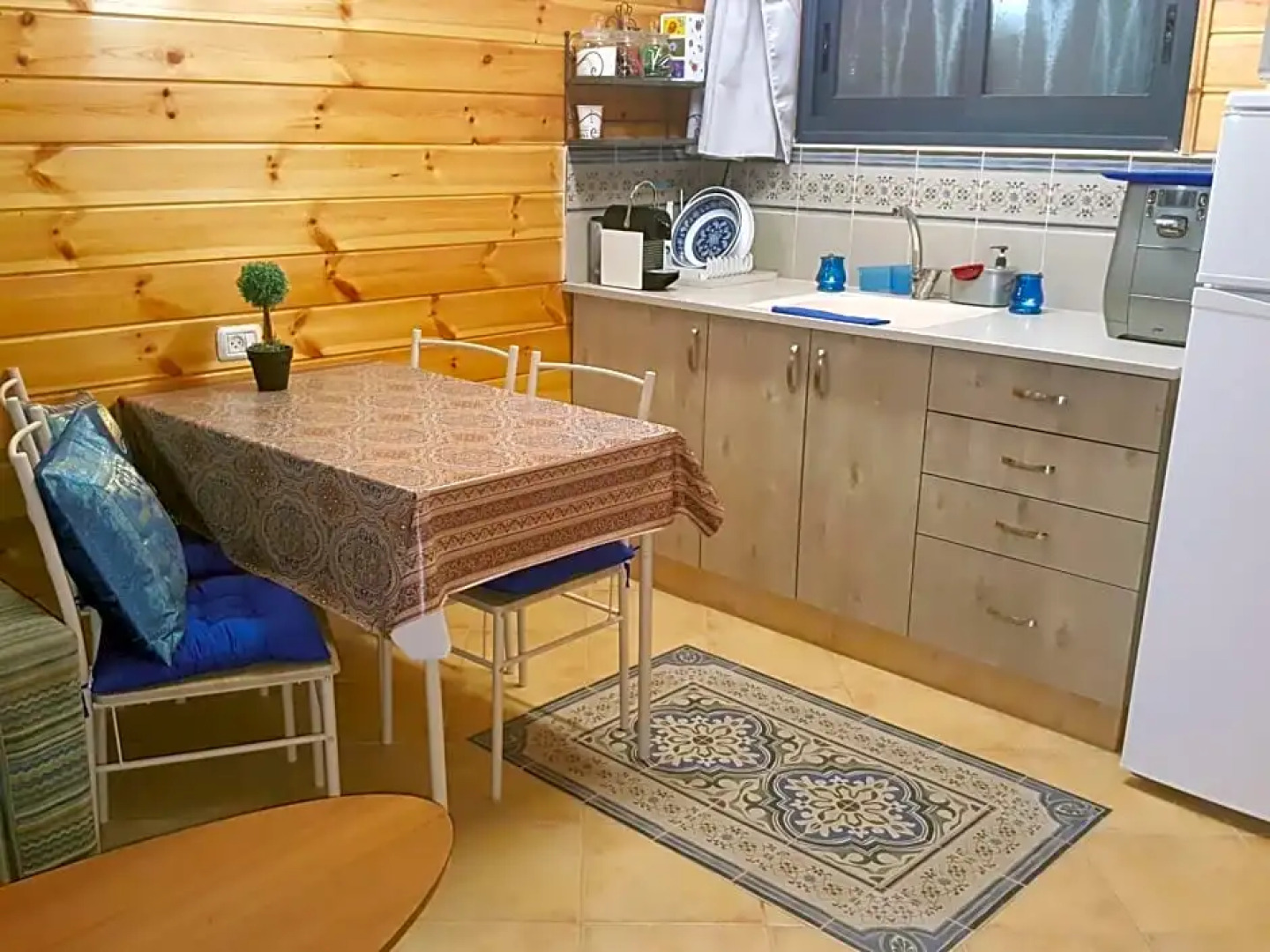 Zimmer Belev HaKikar- Dead sea