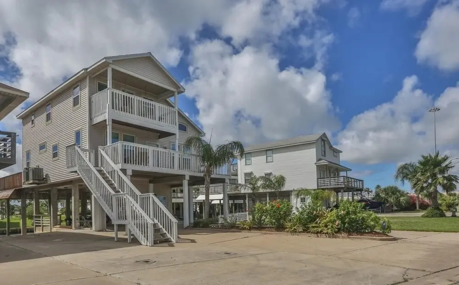 Tropical Oasis In Beautiful Galveston-tiki Island 3 Bedroom Home by Redawning