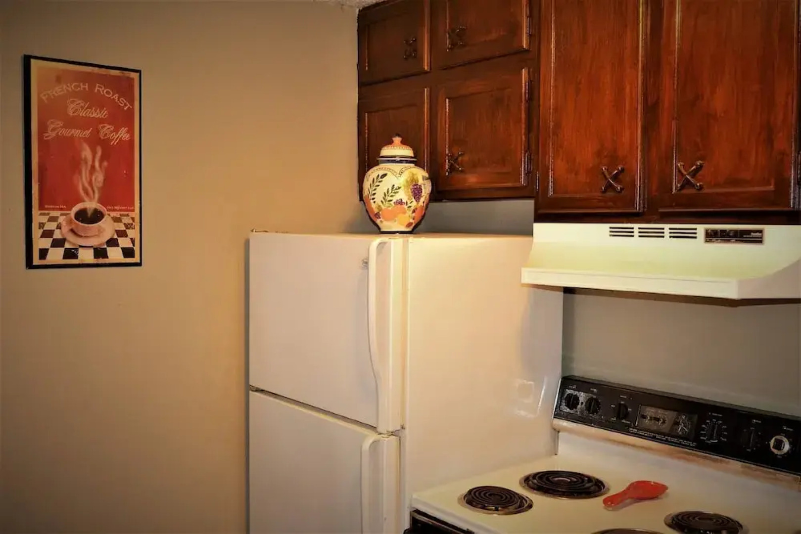 Urbana the Charming Well-lit two Bedrooms Apartment