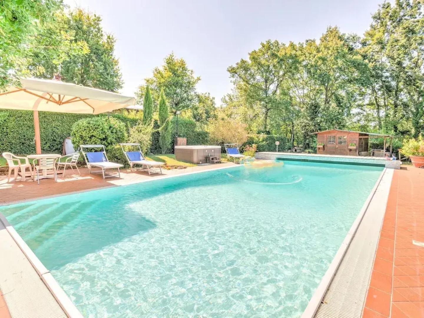 Hilltop Holiday Home in San Miniato with Hot Tub