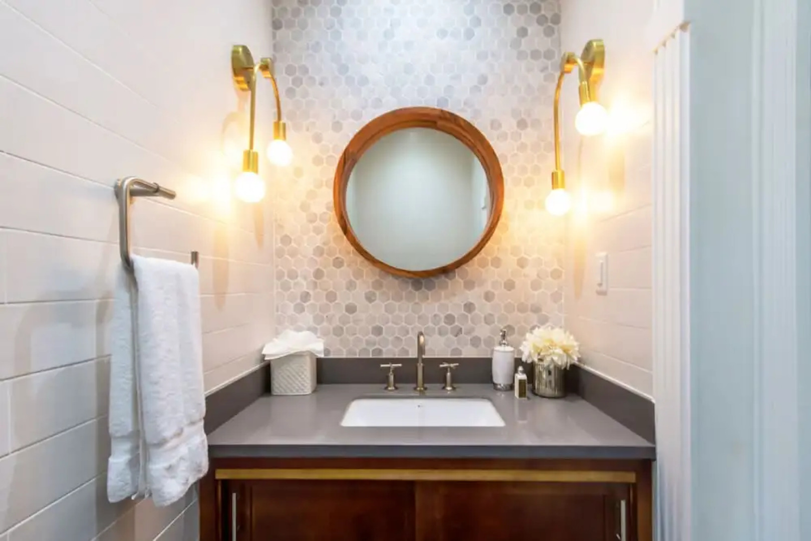 Old Trees 7 - Bella Vista by Blue Sky Luxury