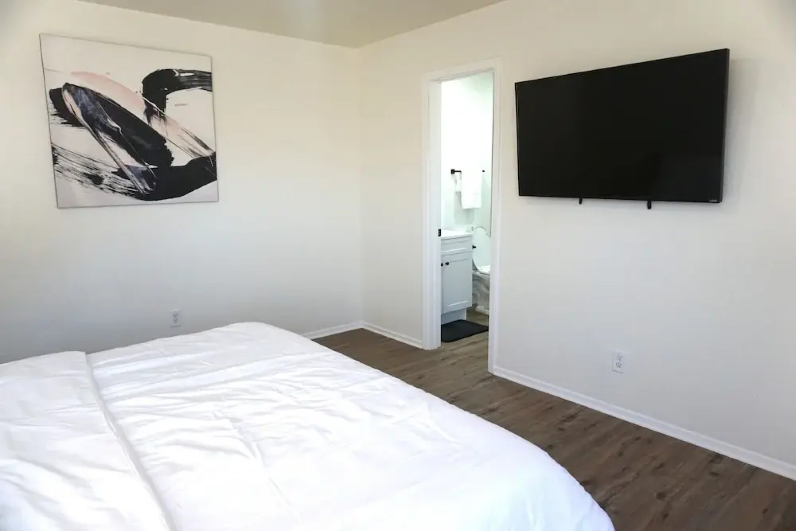Newly Updated Cozy Home