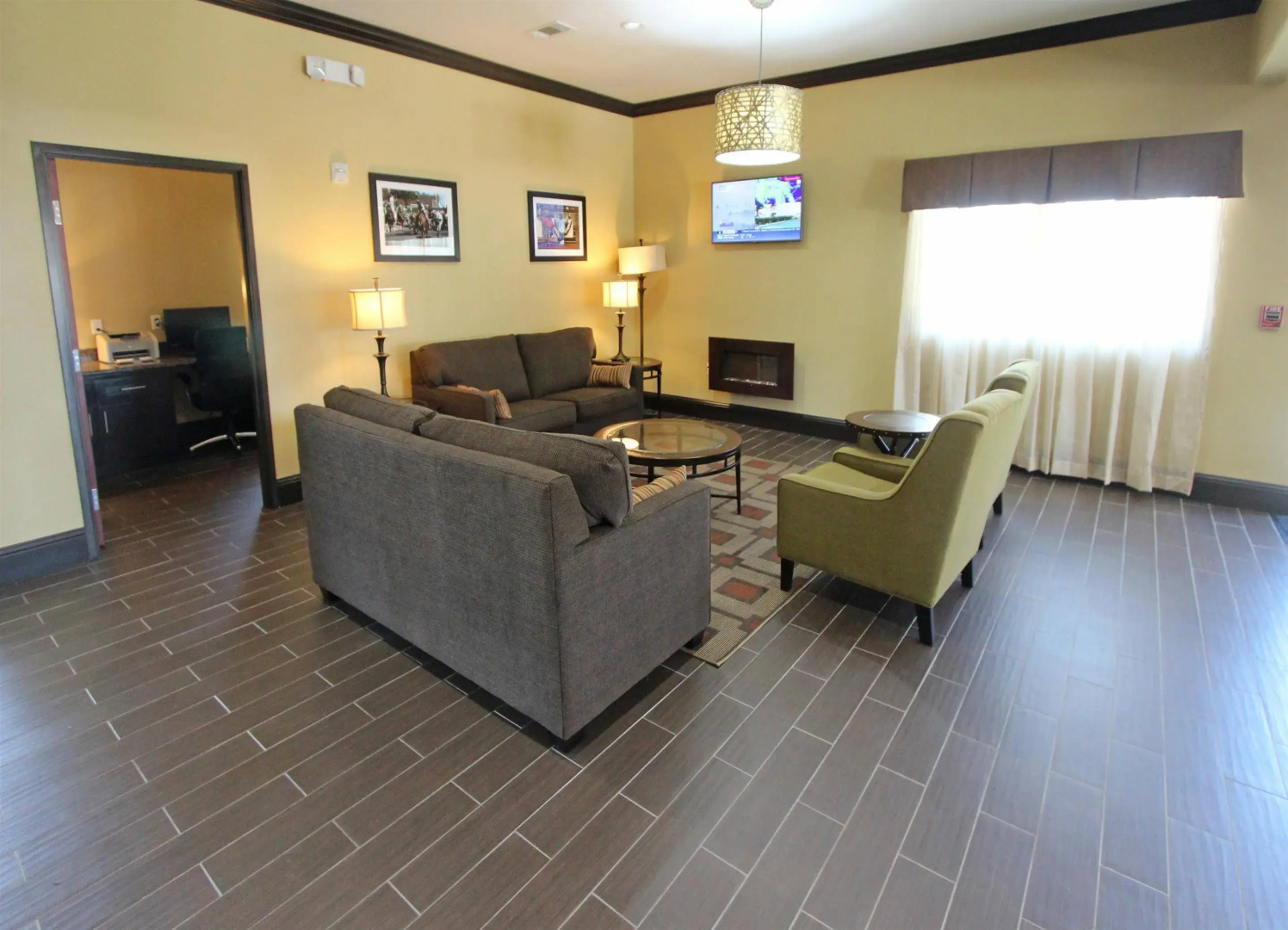 Red Roof Inn & Suites Sulphur Springs