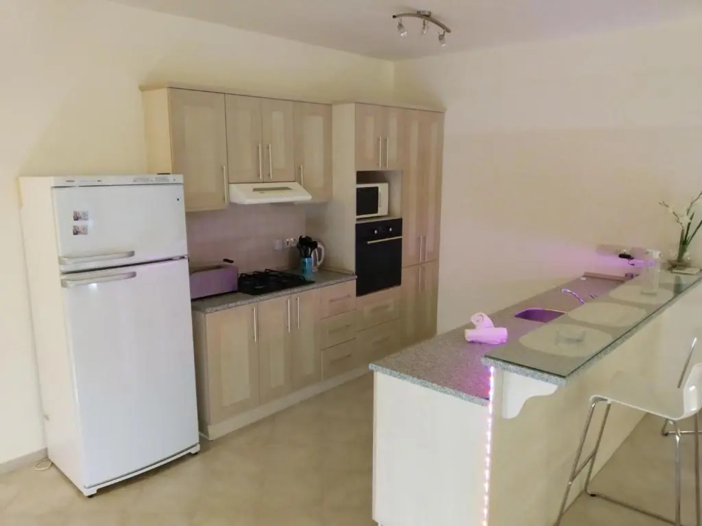 Impeccable 2 bed Penthouse