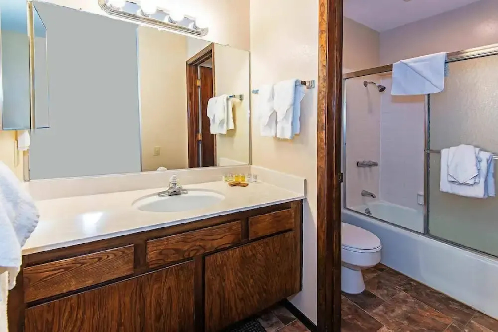 Horizons 4 Condominiums