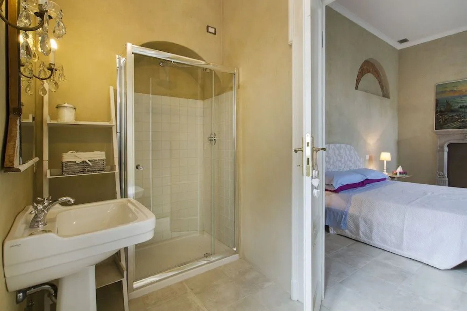 White Lilac romantic B&B adults only