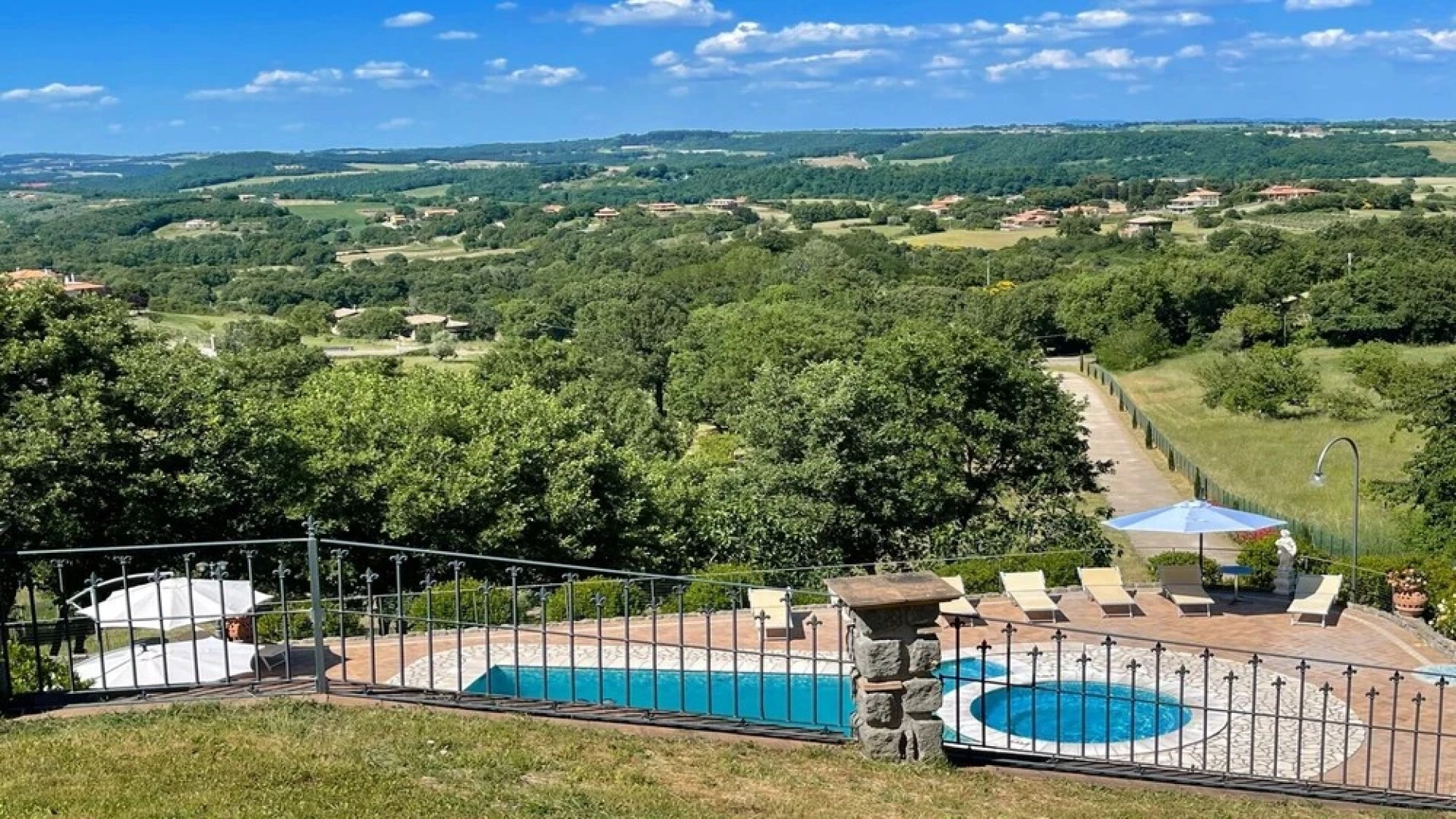 24 Guests - Heartbreaking Lake View and Pool