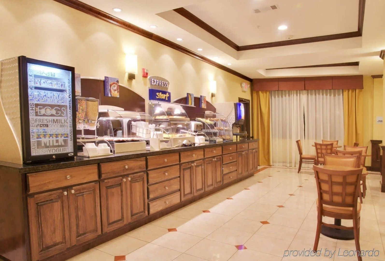 Holiday Inn Express Hotel & Suites Winnie by IHG