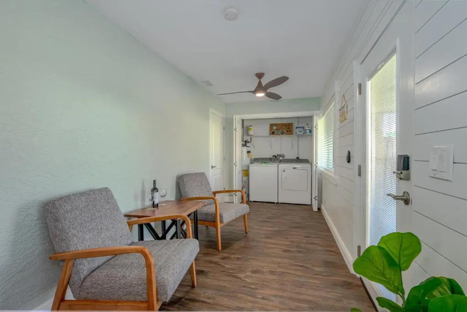 Charming Surf Bungalow Just 30 Seconds to the Beach!