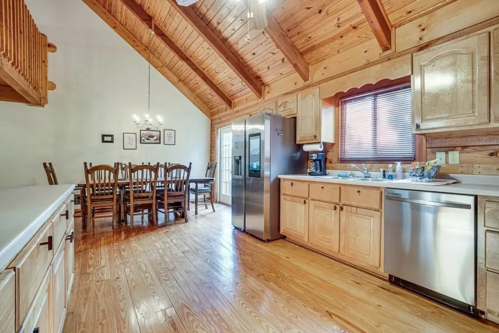 Spacious Log Cabin in Helen w/ Deck & Pool Access!
