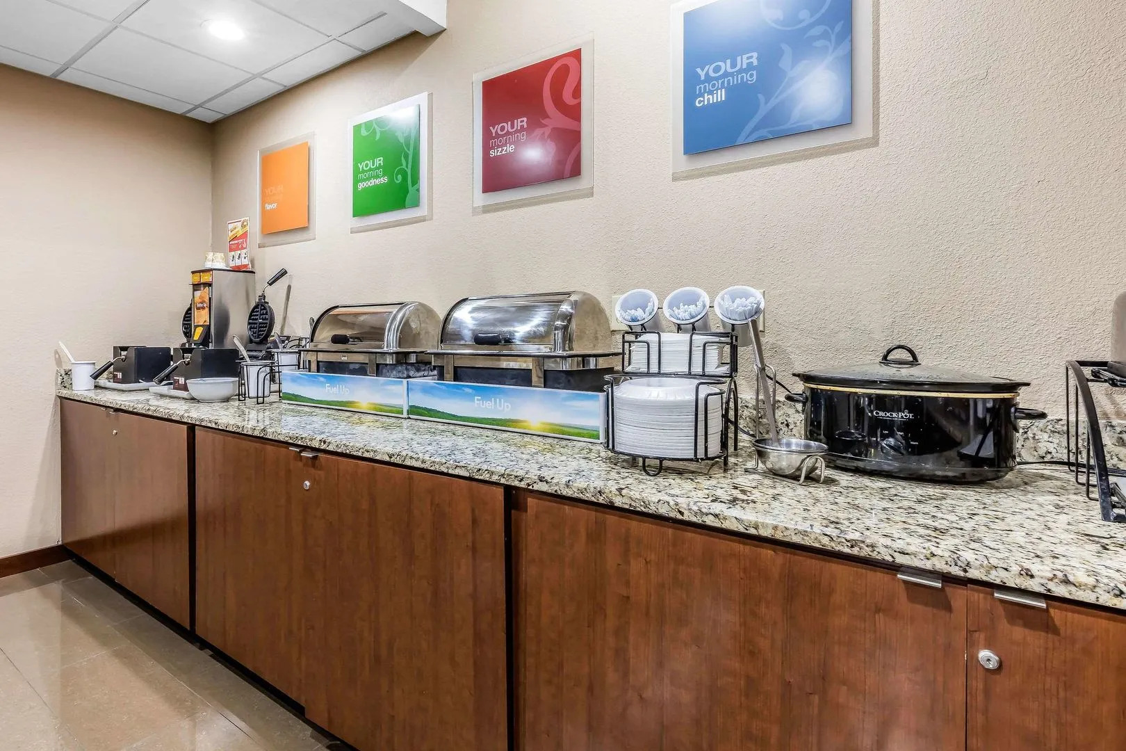 Comfort Inn & Suites Airport - American Way