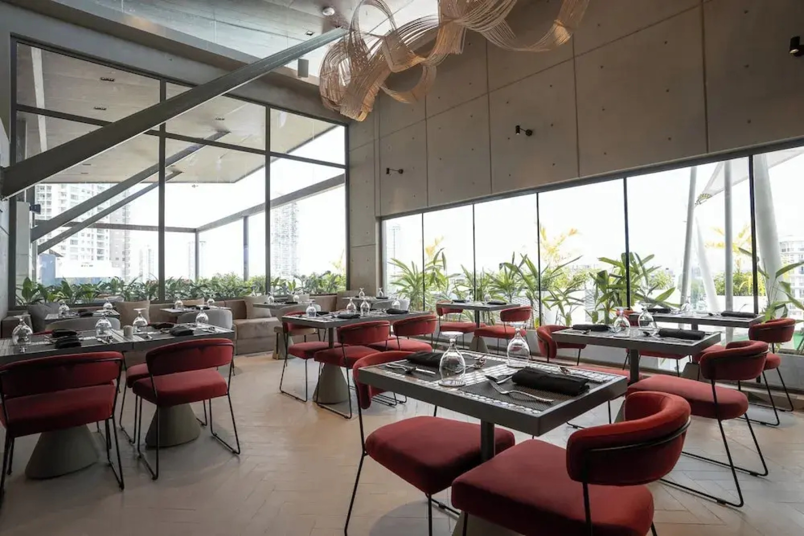 SeSaya Poshtel & Bistro - Colombo's Newest and Finest Poshtel Dorms and Rooms