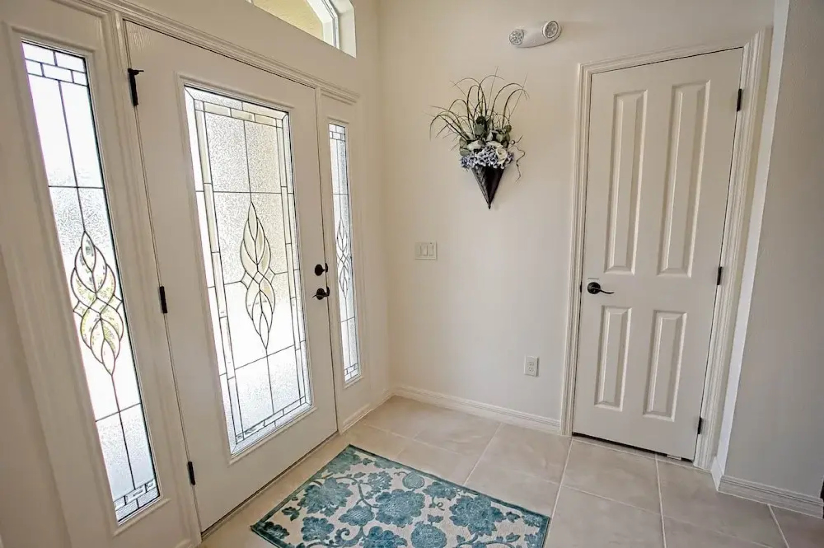 Yuma Place Home 3 Bedroom by The VIR Group