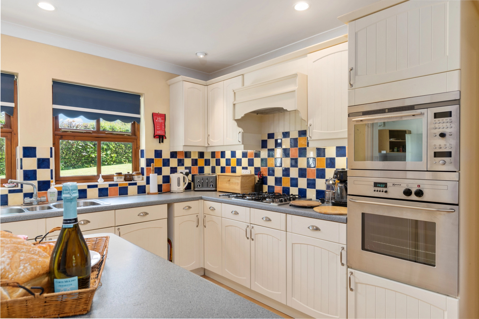 Harpers Lake - Beautiful Country Cottage with Countryside views