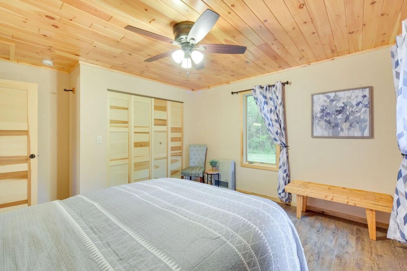 Cozy Cable Cabin Rental - Pet Friendly!