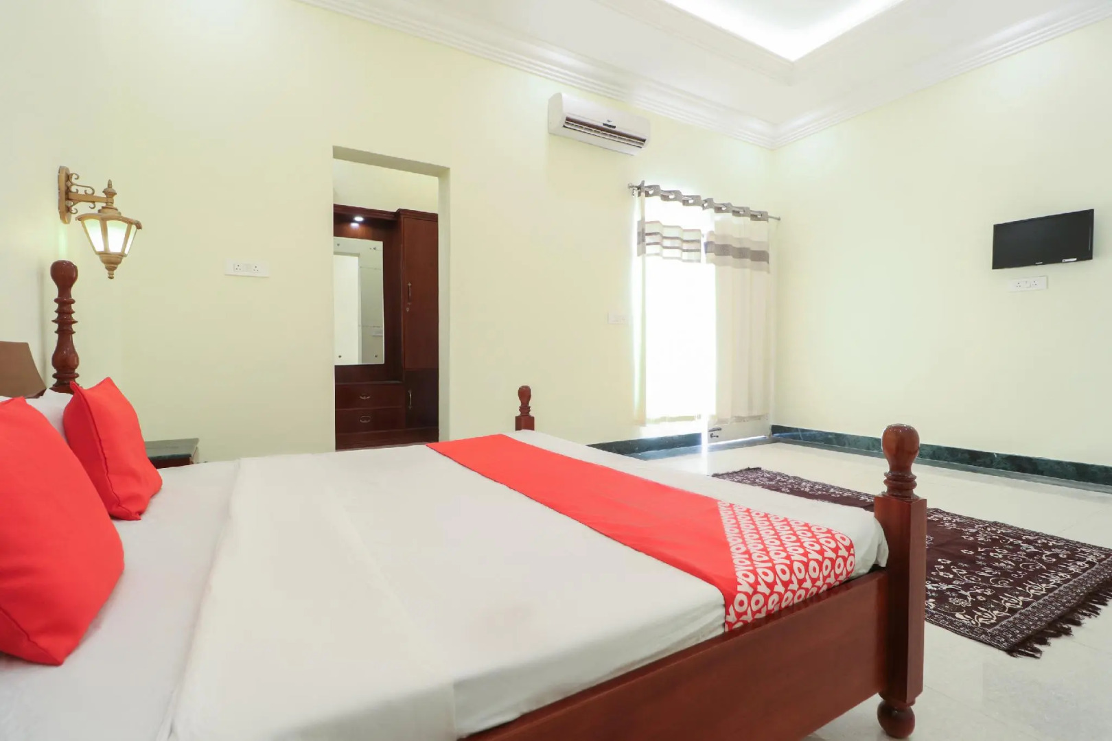 OYO 70038 The Heritage Palace