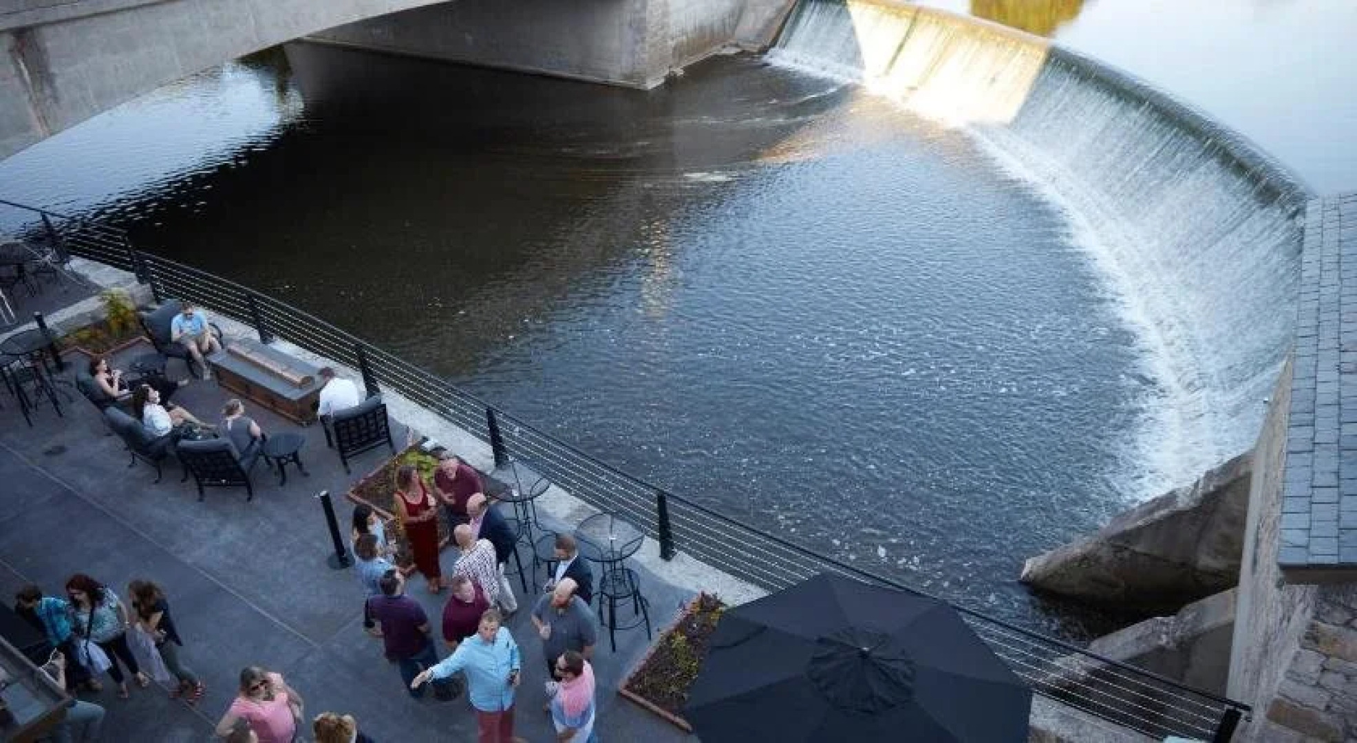 Farmer's Creekside Tavern & Inn