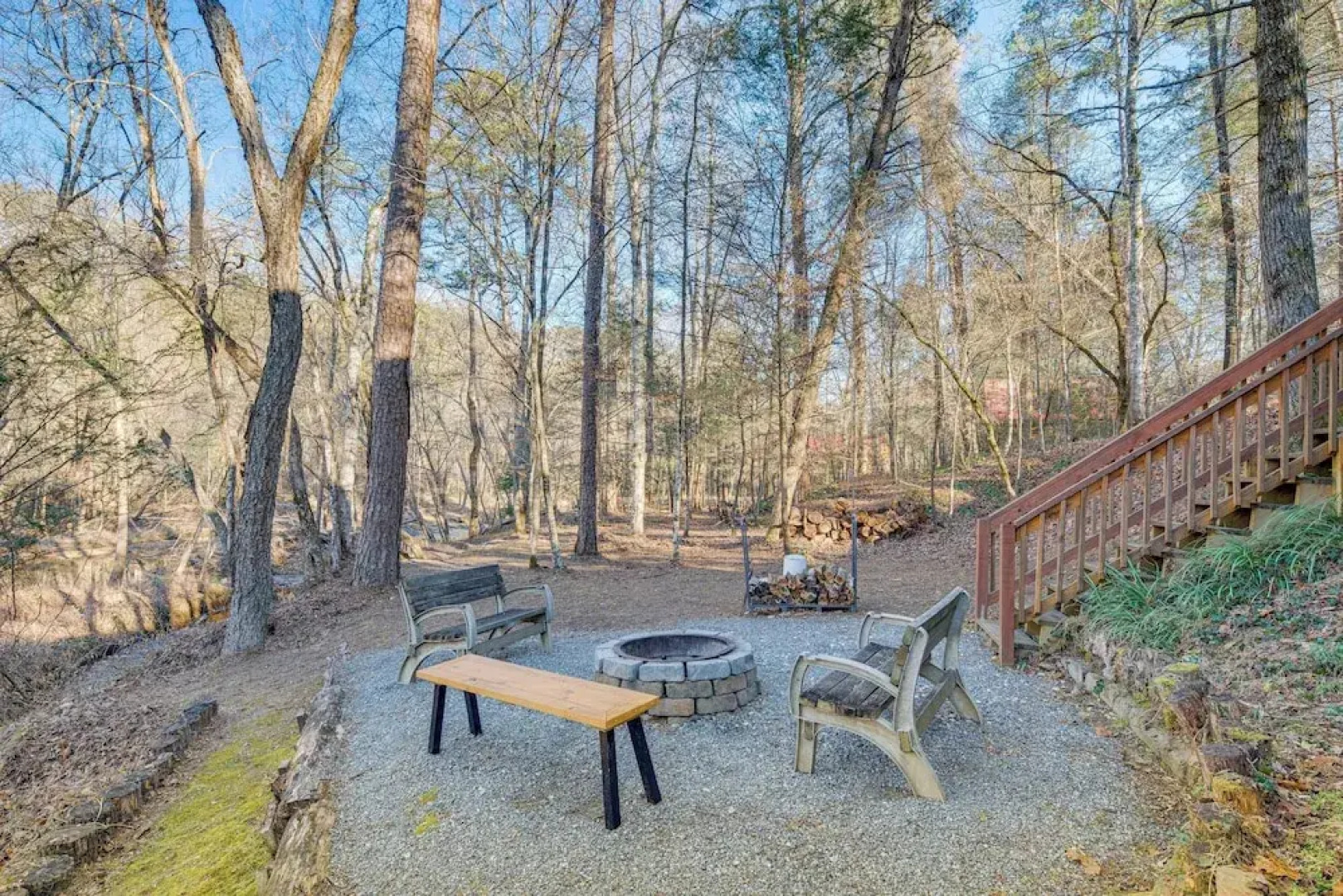 Pet-friendly Cabin w/ Loft: 5 Mi to Lake Lure!