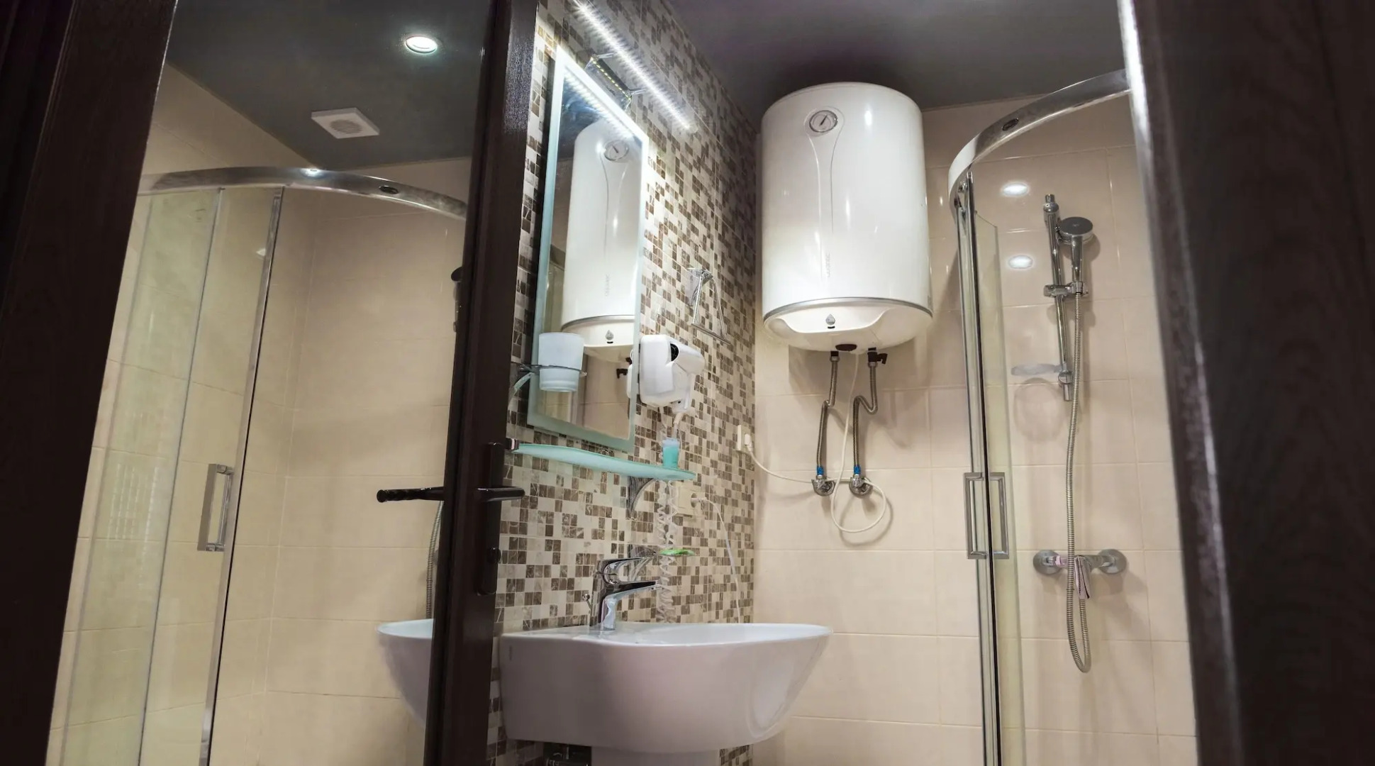 Апарт-отель Silk Road Sea Towers Batumi