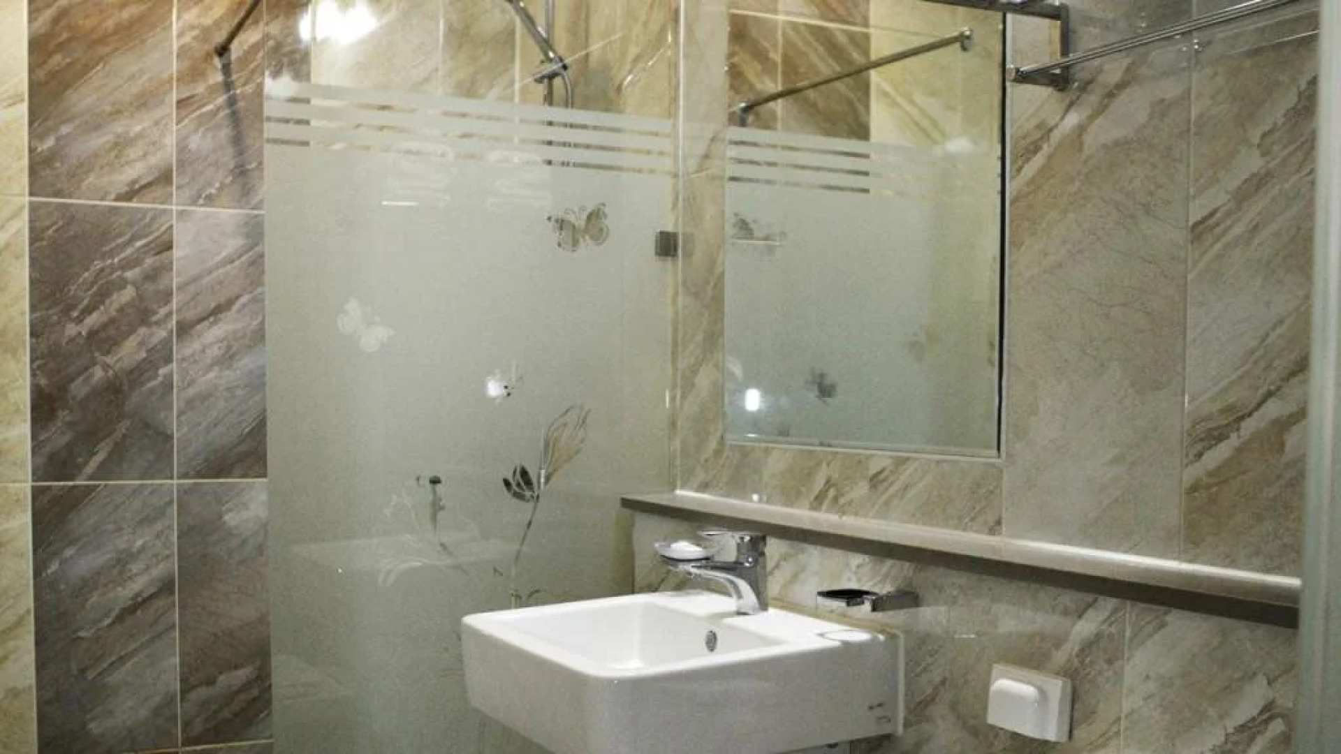 Gukje Business Hotel