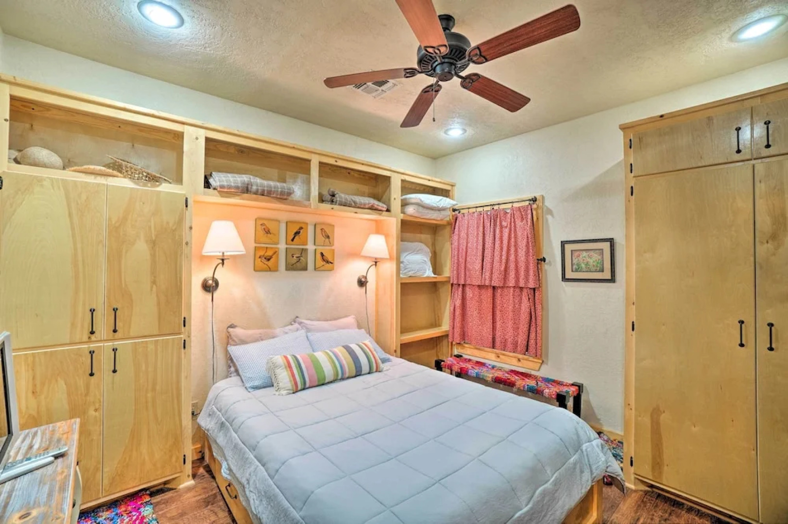 Charming Hilltop Cottage in Medicine Park!