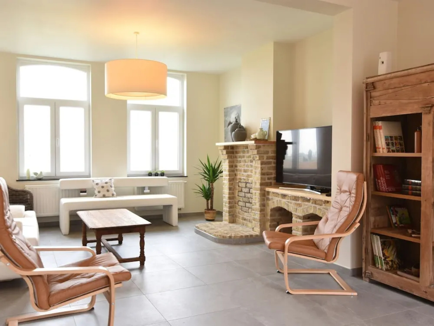 Mansion in Roesbrugge With Garden