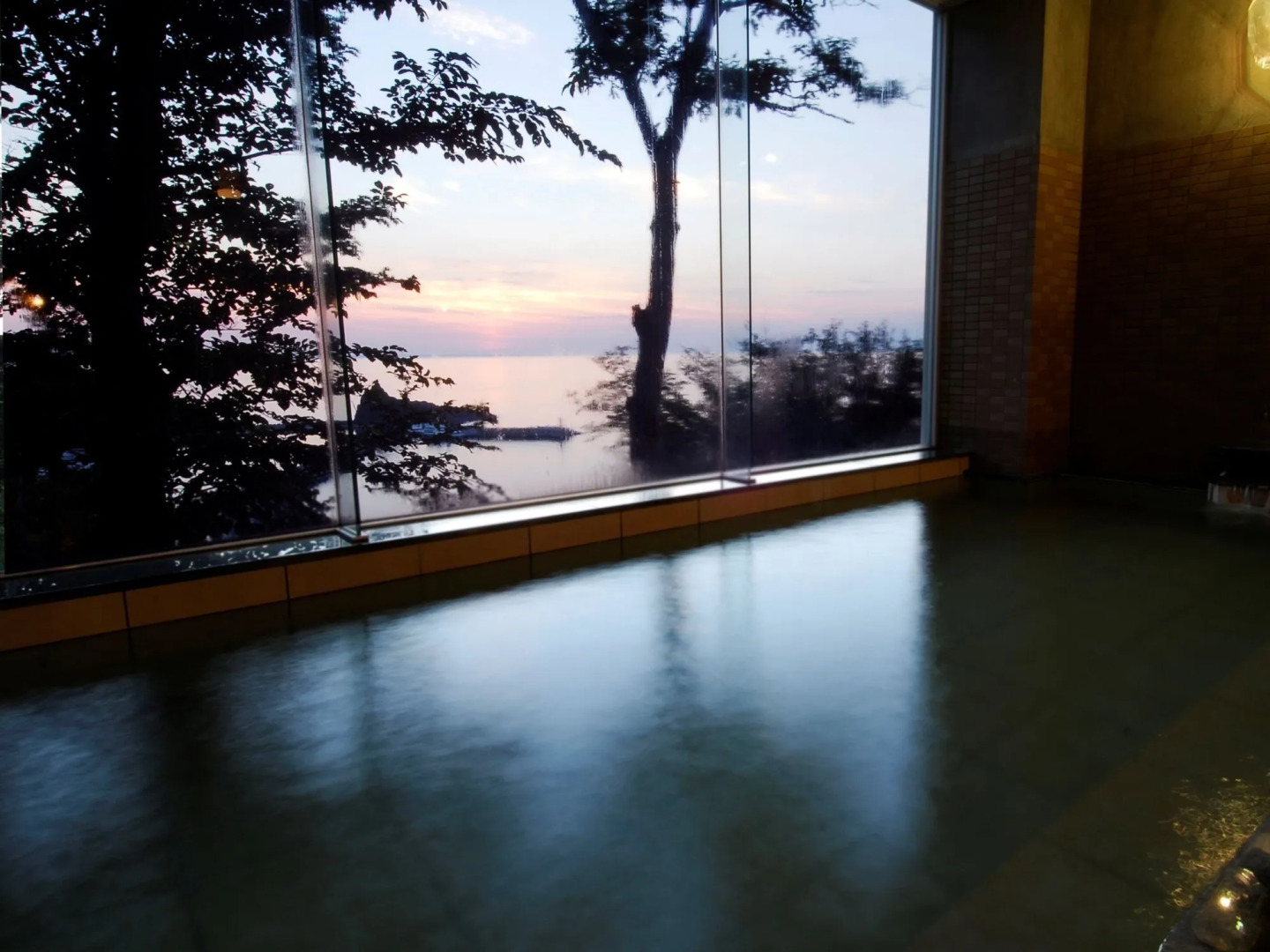 Shiretoko Yuhi No Ataruie Onsen Hostel