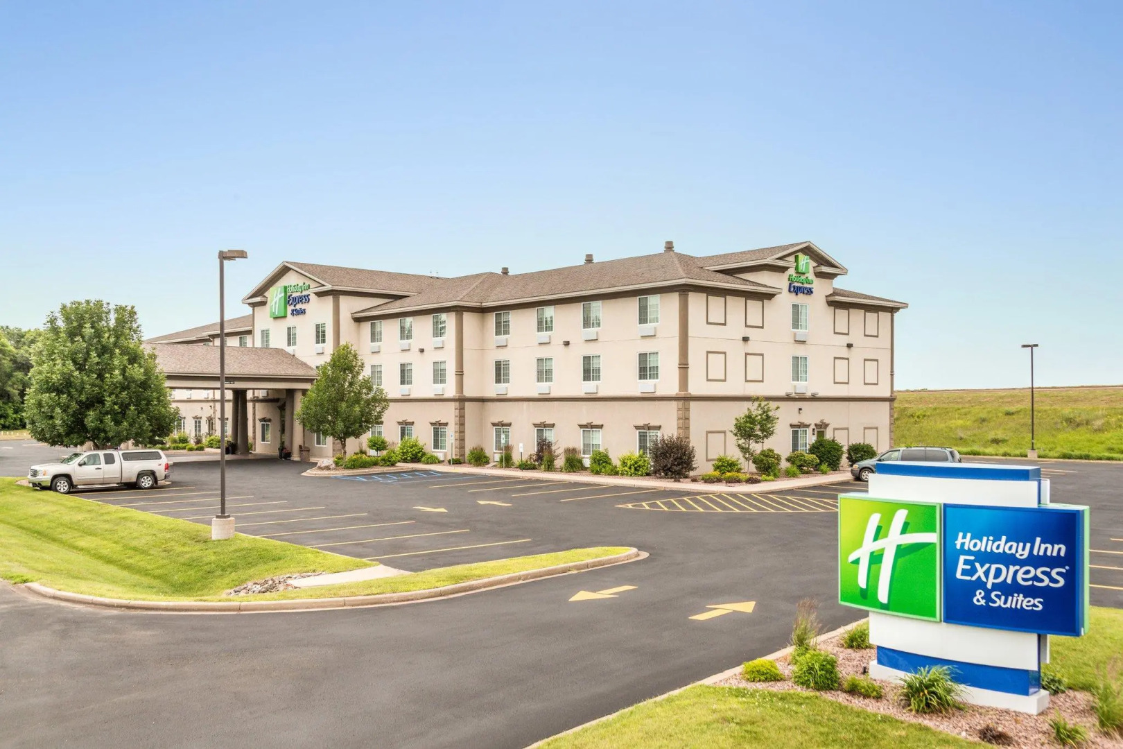Holiday Inn Express & Suites Eau Claire North by IHG