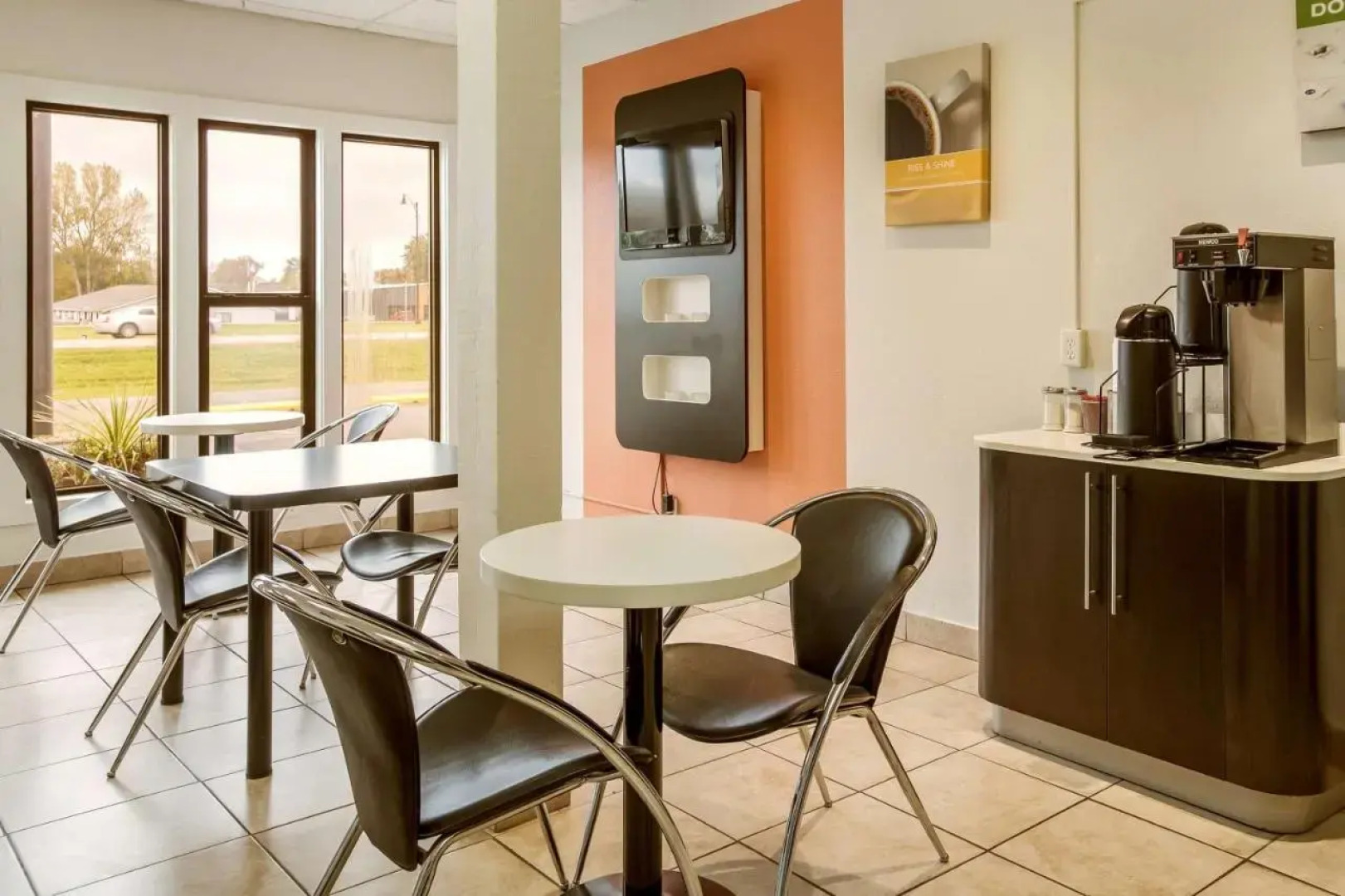 Super 8 Albert Lea Mn