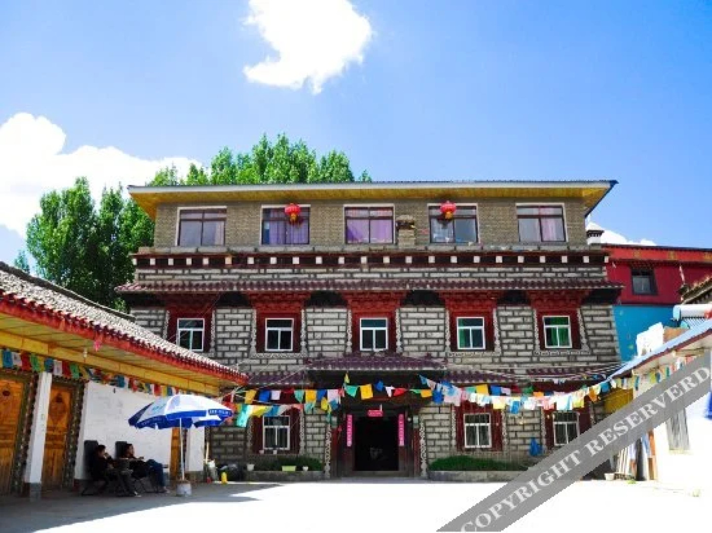 Zhuoma Renjia Youth Hostel