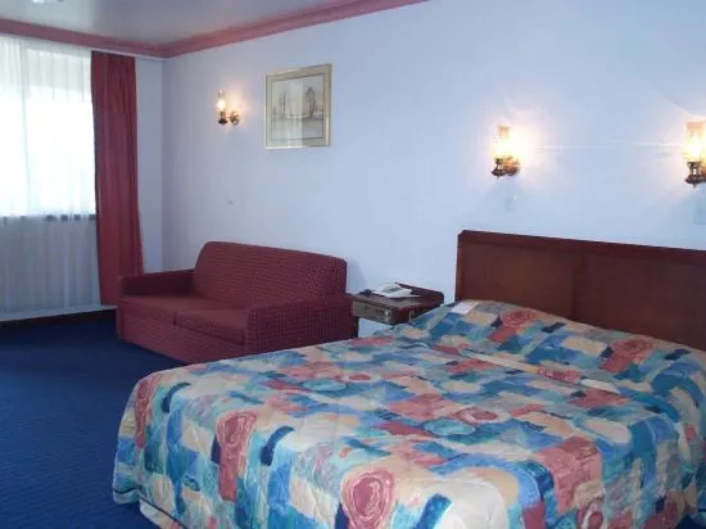 Littomore Hotel & Suites