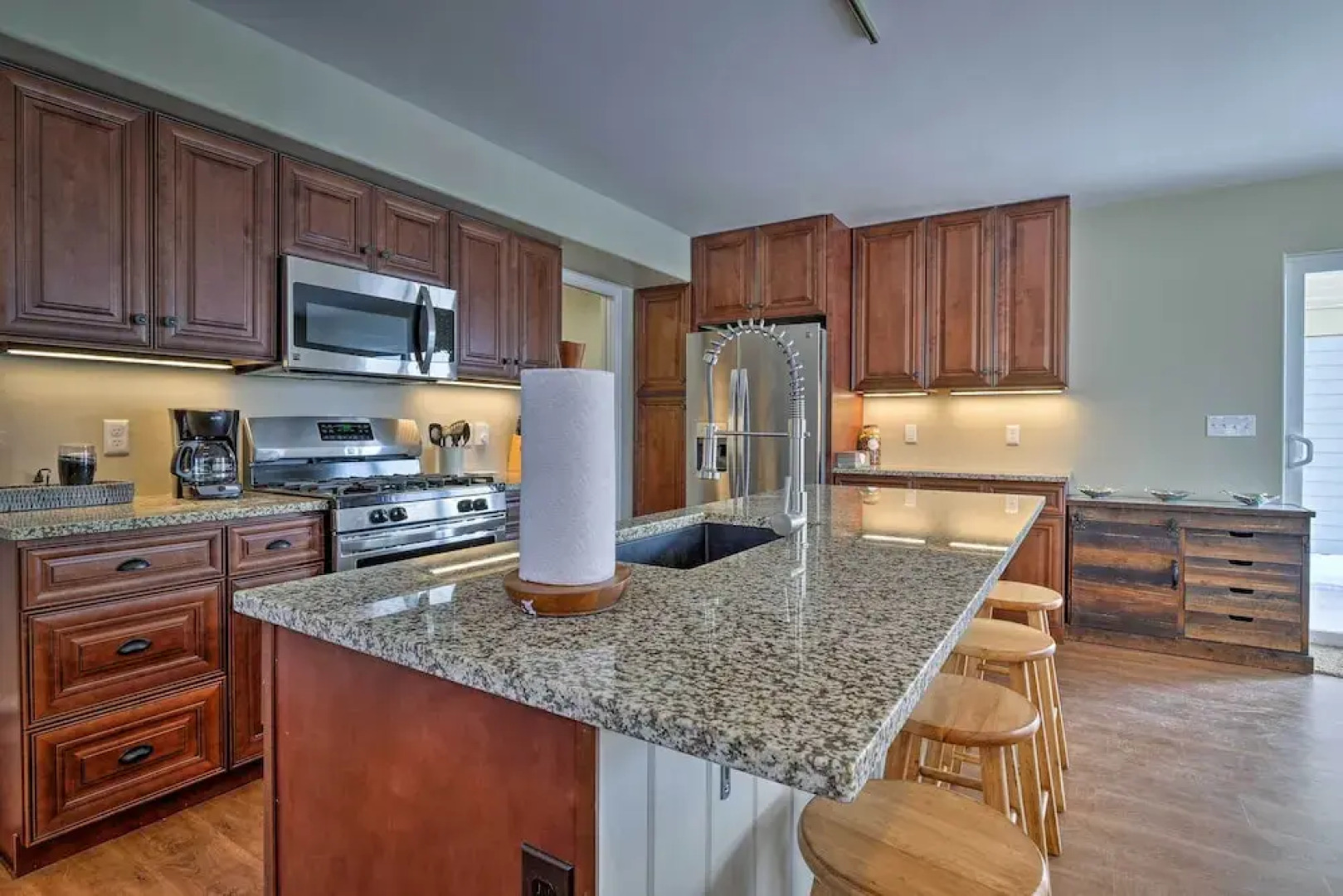 30 Mi to Crested Butte: Dog-friendly Home By River