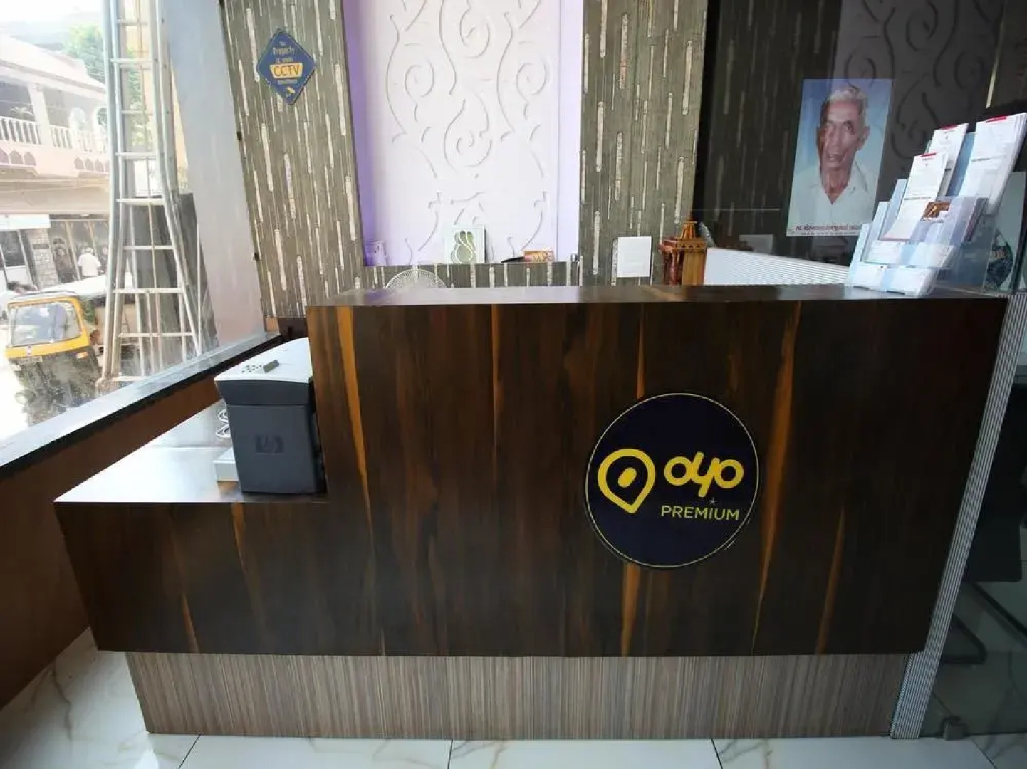 OYO Premium Home Guard Chowk Dwarka