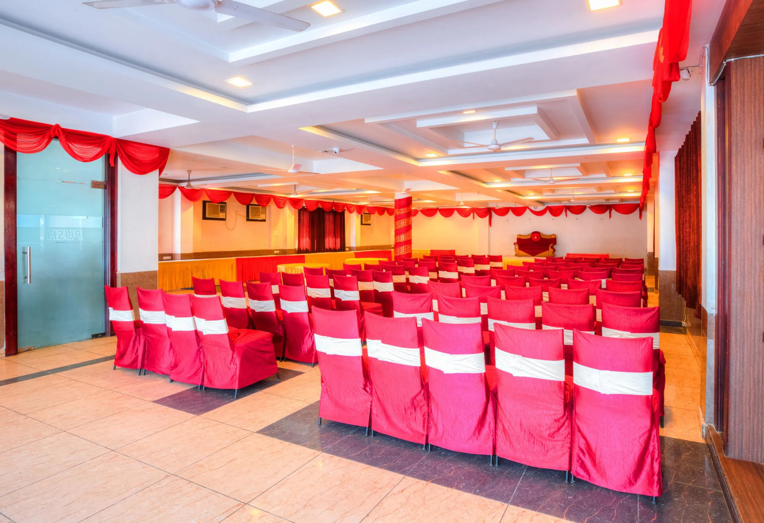 Treebo Shivam Inn Near Singapore Mall