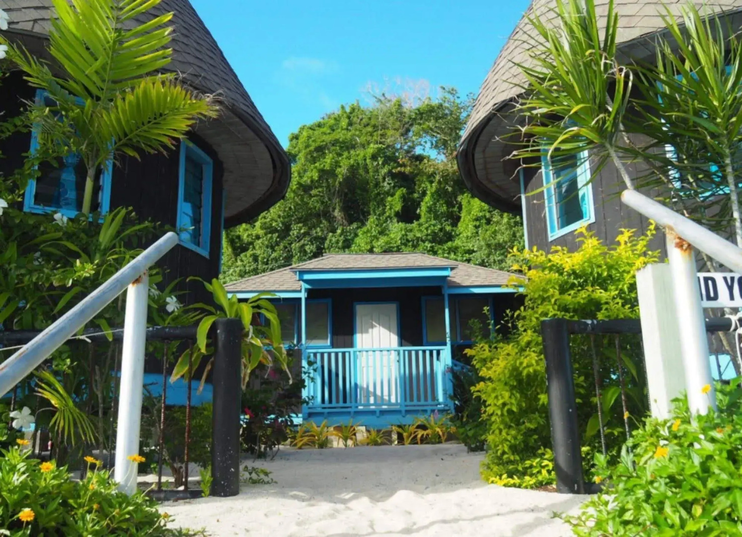 Litia Sini Beach Fales