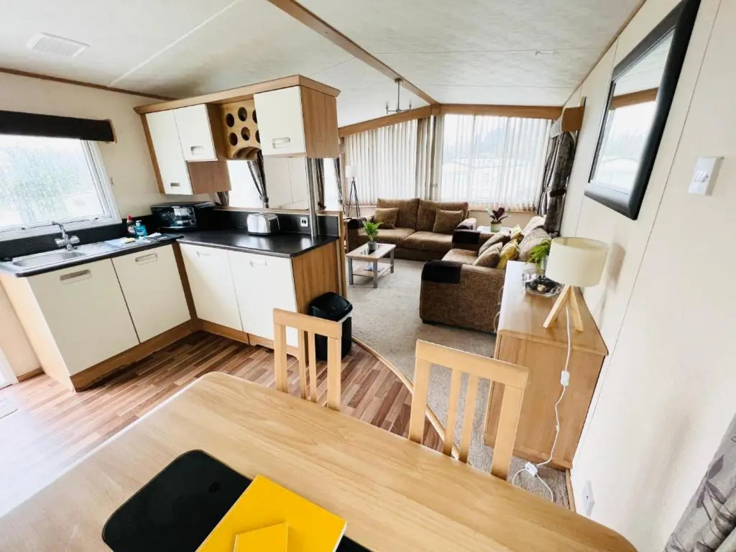 Luxury 2 Bedroom Caravan LG39, Shanklin, Isle of Wight