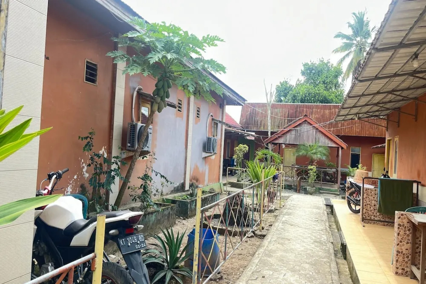 Hotel O Guest House Leo Patra