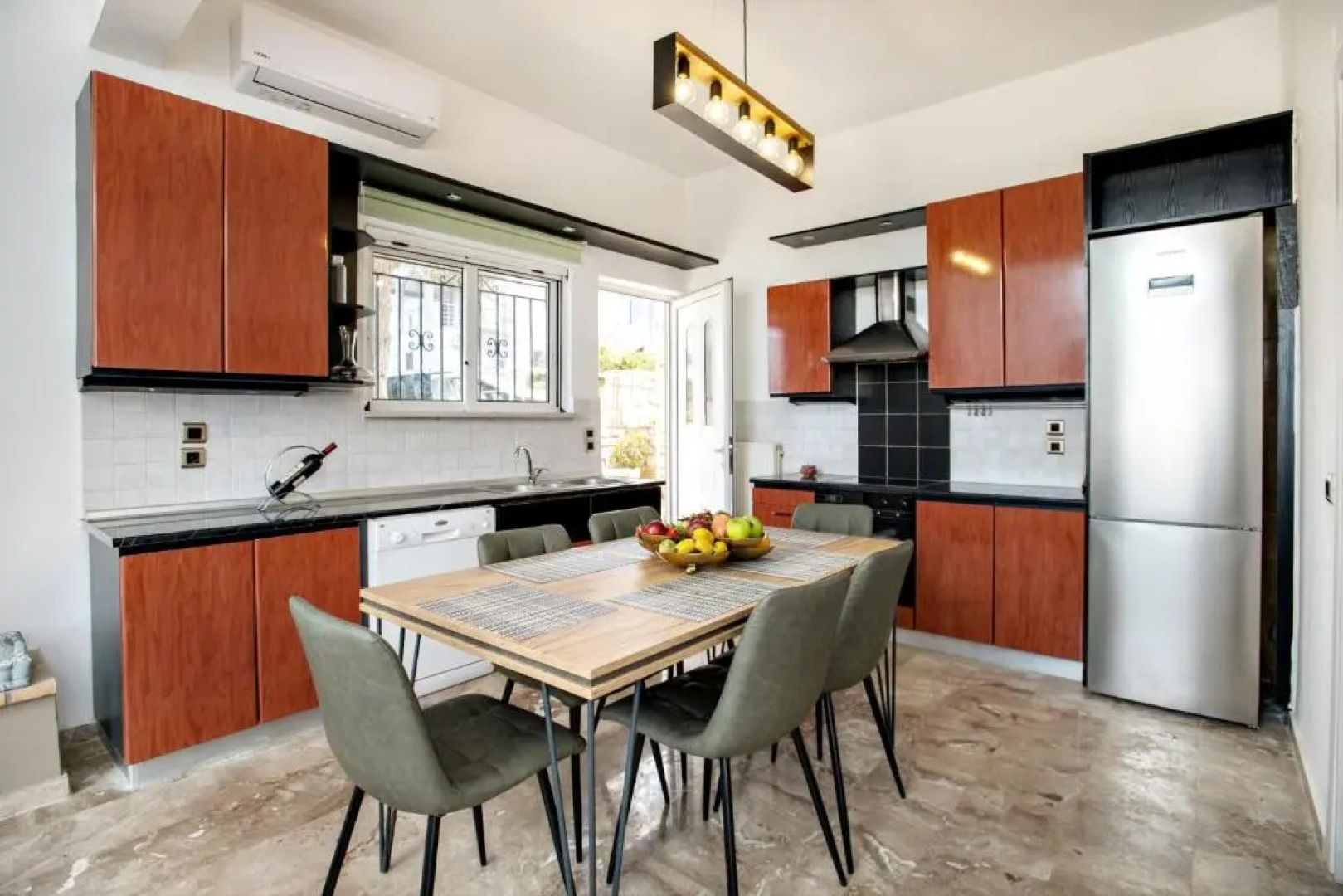 Vagioni Seaside Villa