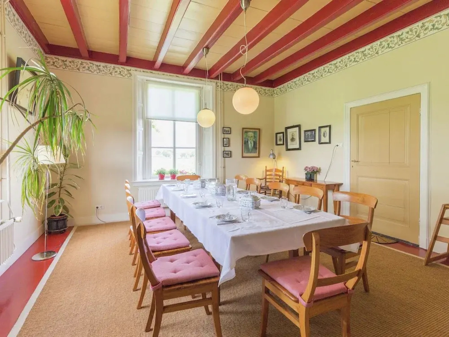 Cozy Farmhouse In Braamt With Lake Nearby