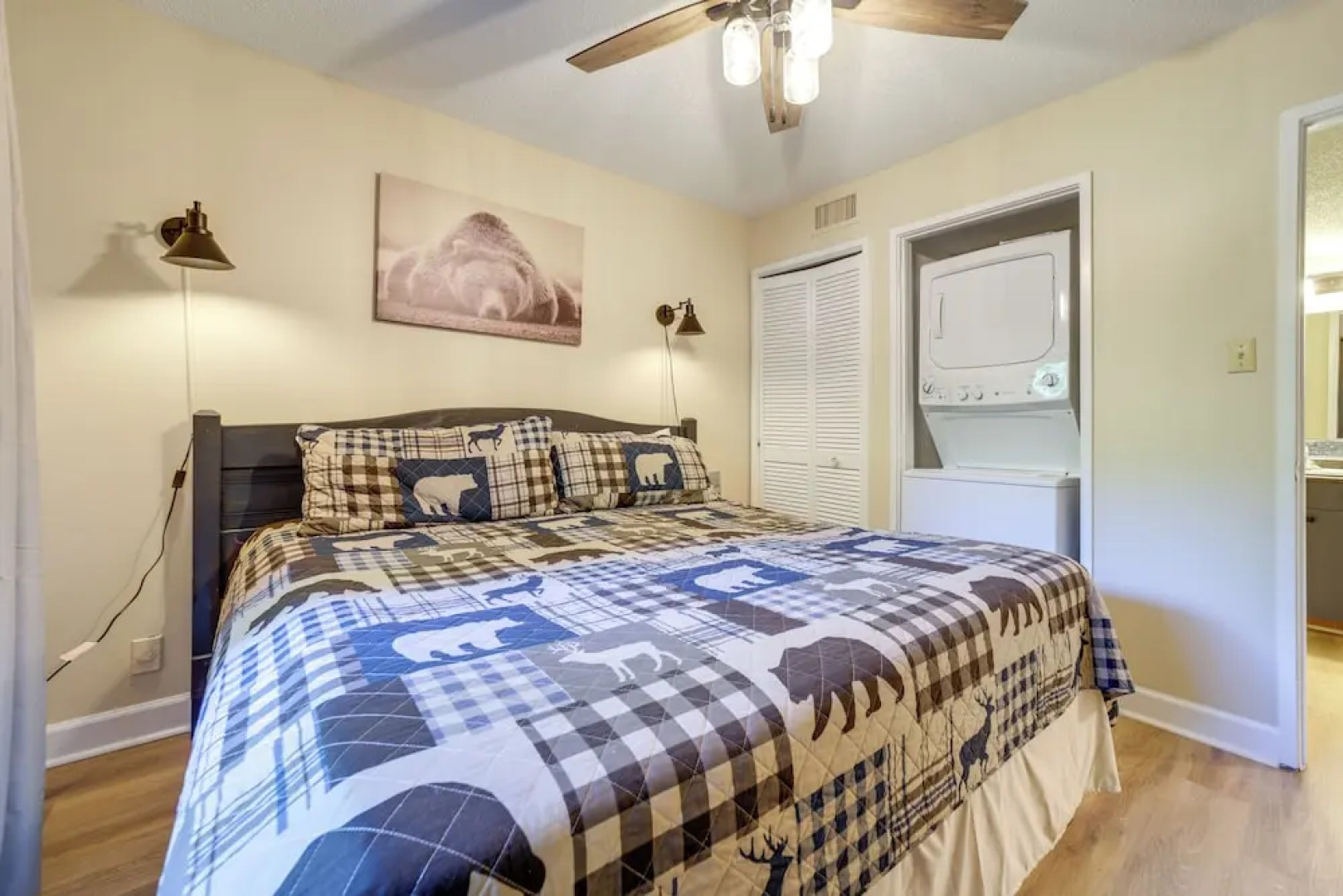 Cozy Sevierville Condo: Balcony, Pool Access