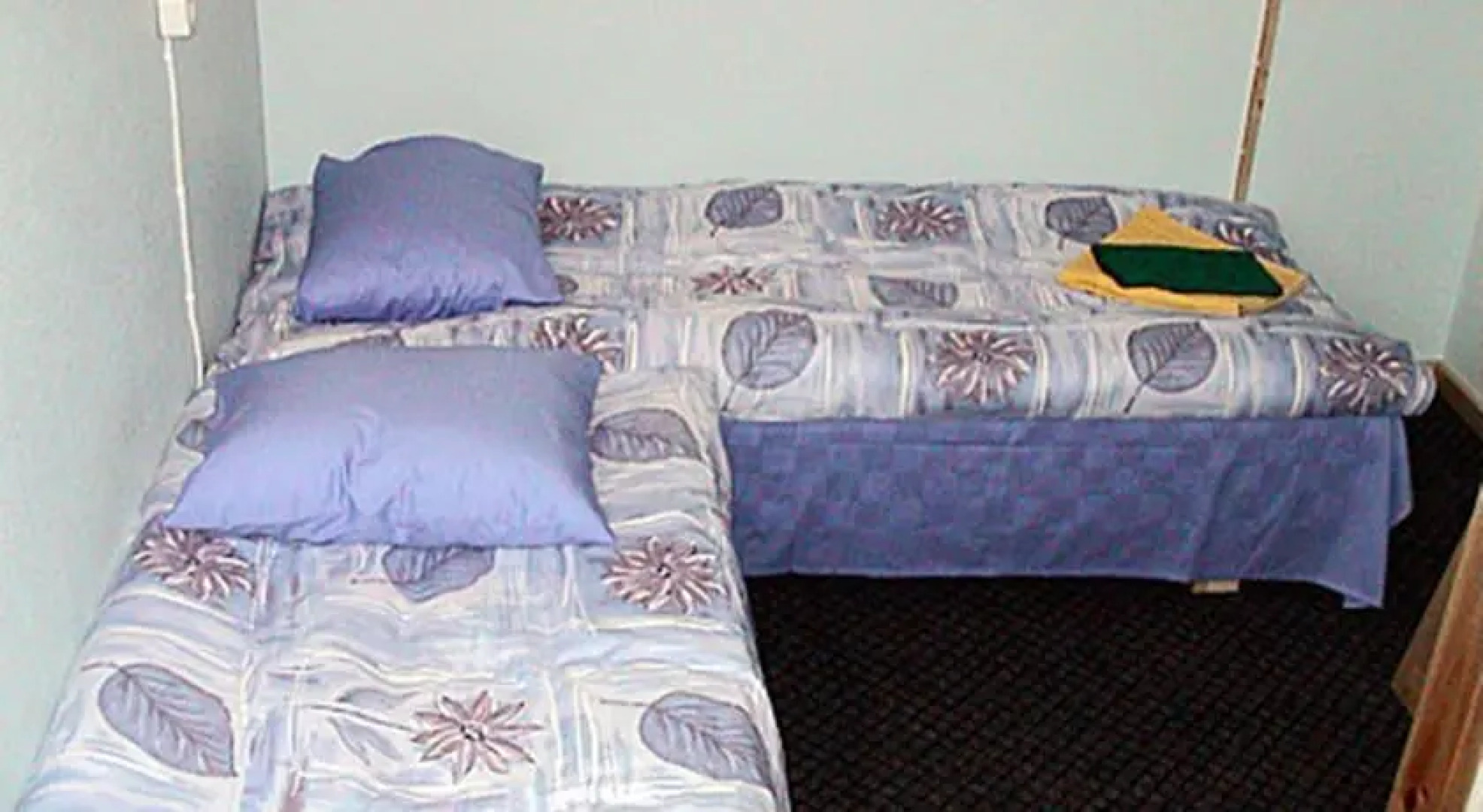 Livonia Holiday House