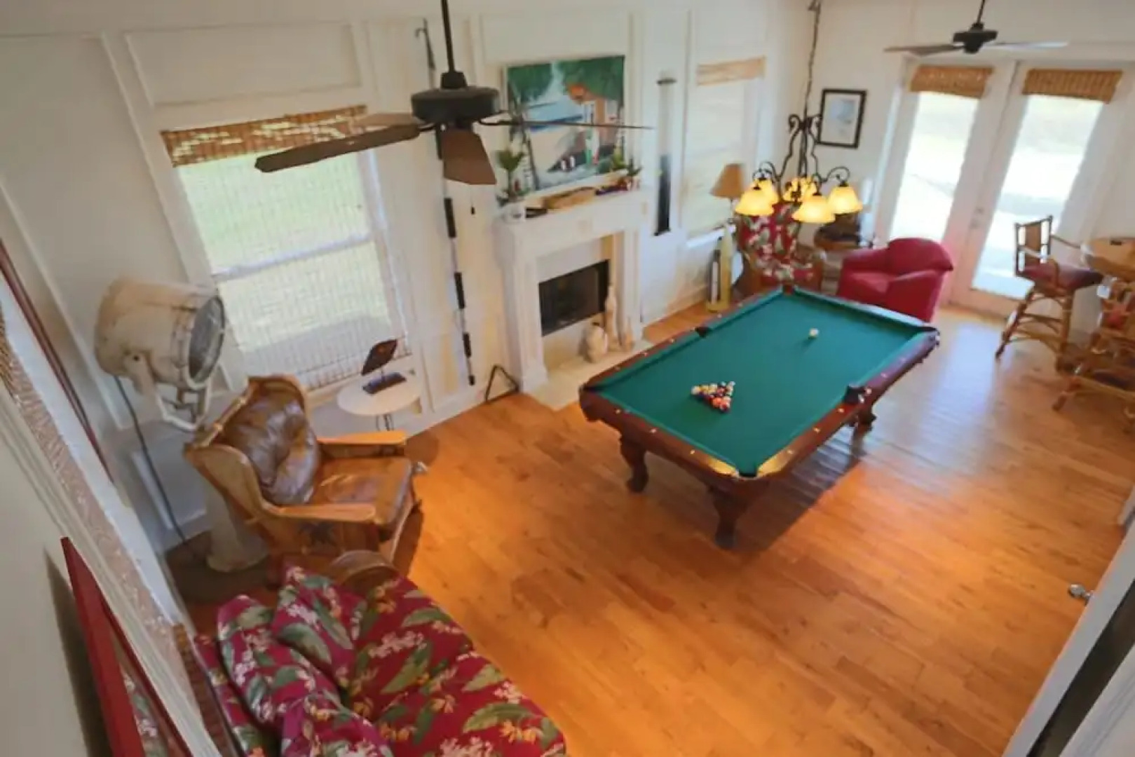 The Ritz Of Crystal Beach 6 Bedroom Home by RedAwning