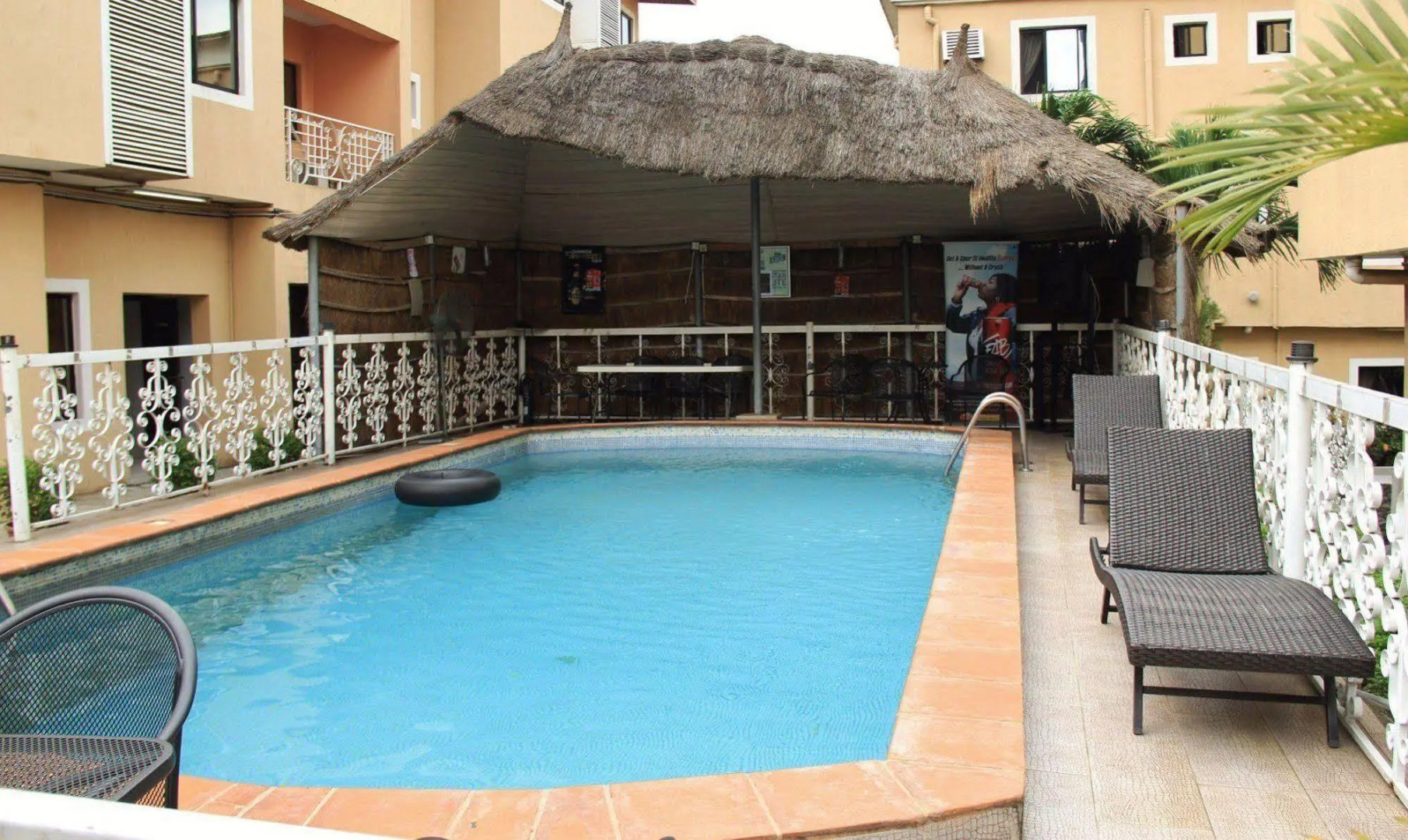 De-vine Plus Hotel and Suites